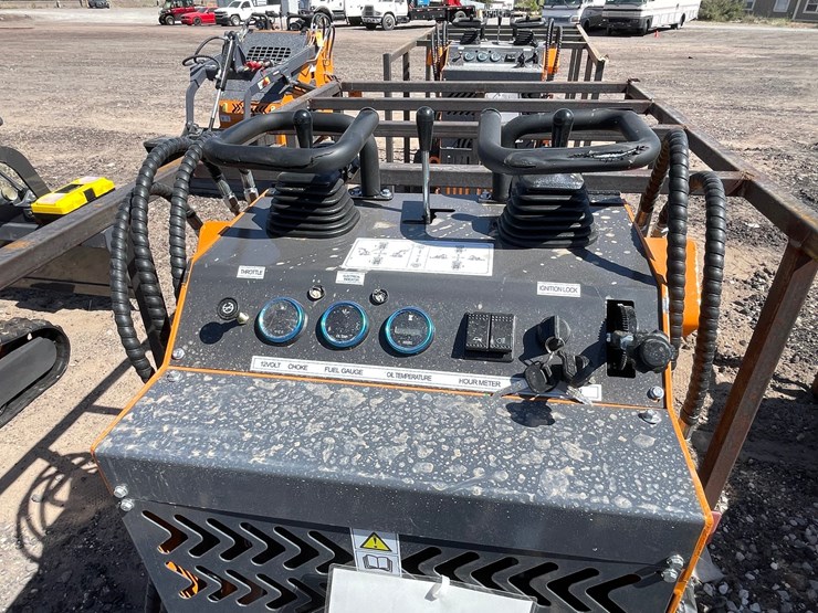 #2068-•-unused-2026-landhonor-mini-skid-steer-loader-image-6