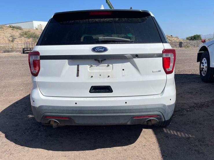 2017-ford-explorer-image-6