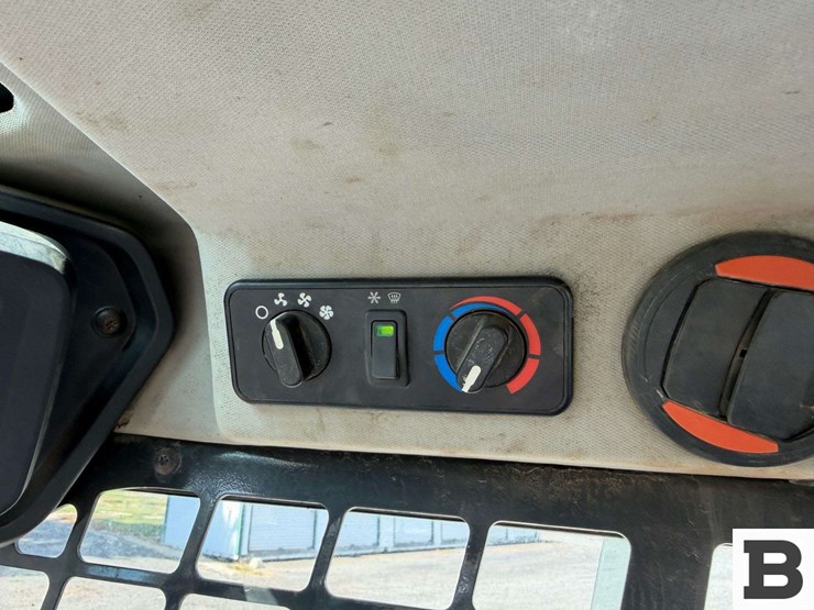 2021-bobcat-t66-image-53