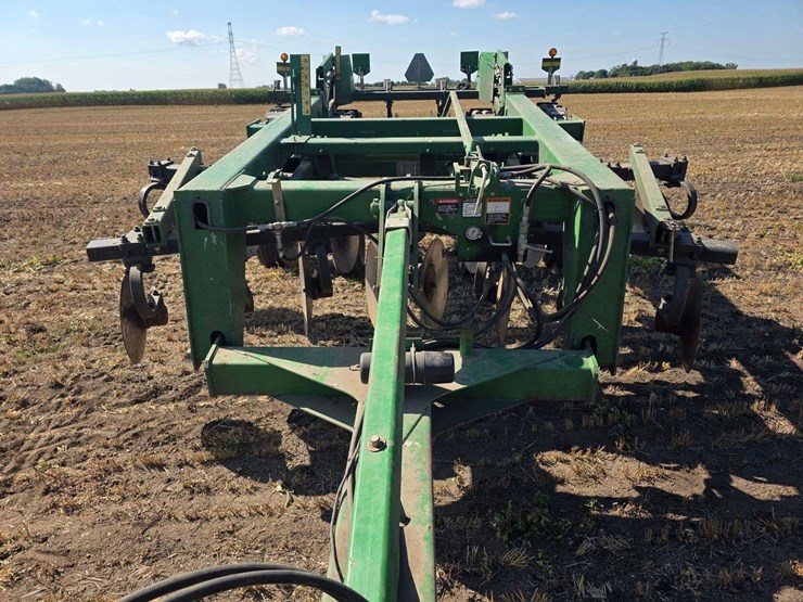 john-deere-2700-image-3