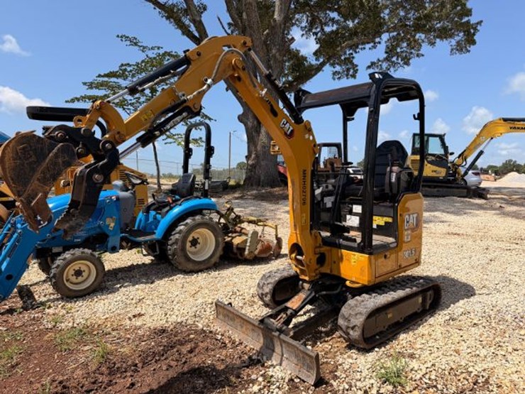 2023-caterpillar-301.5-image-1
