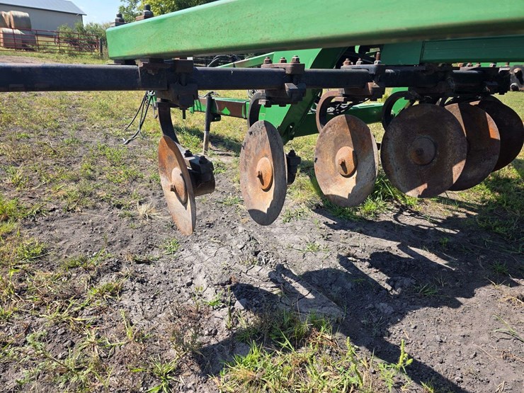 john-deere-2700-image-41