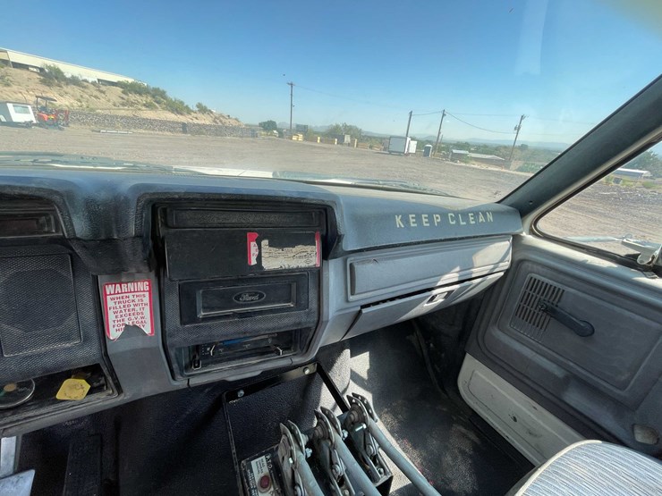 1997-ford-f800-image-45