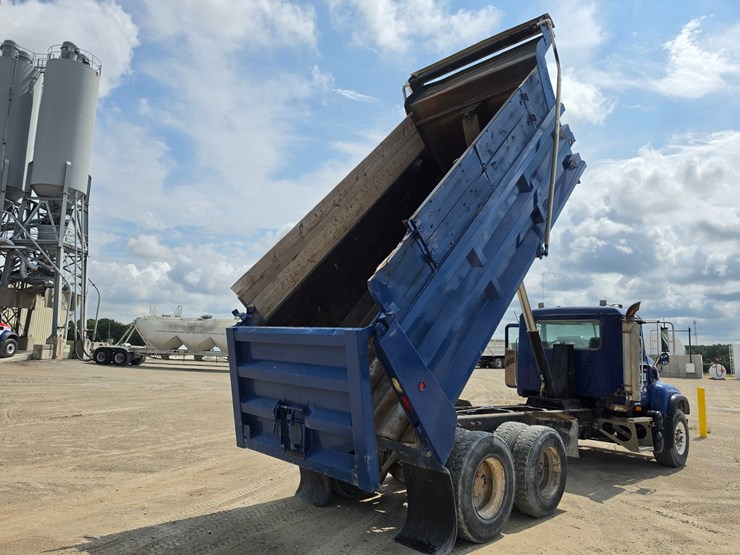 #25404-•-2003-mack-cv713-granite-tandem-axel-dump-truck-image-28