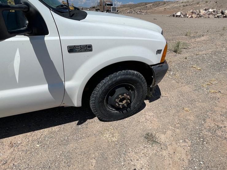 2001-ford-f350-image-31