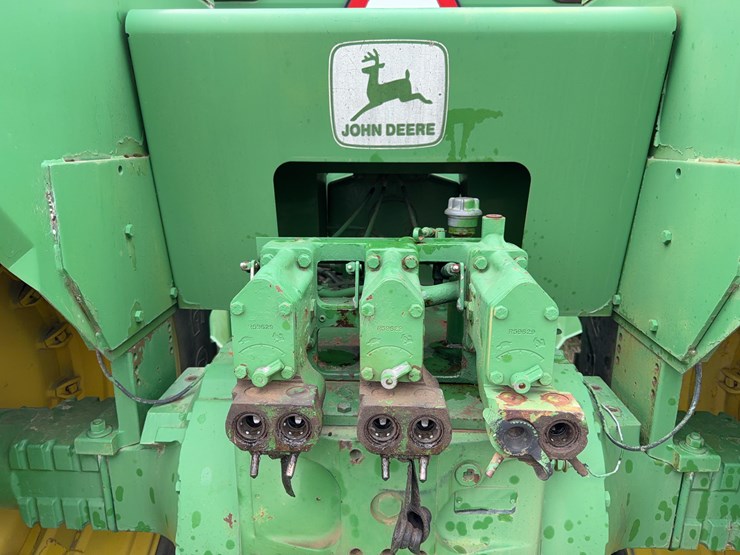 john-deere-8640-image-9