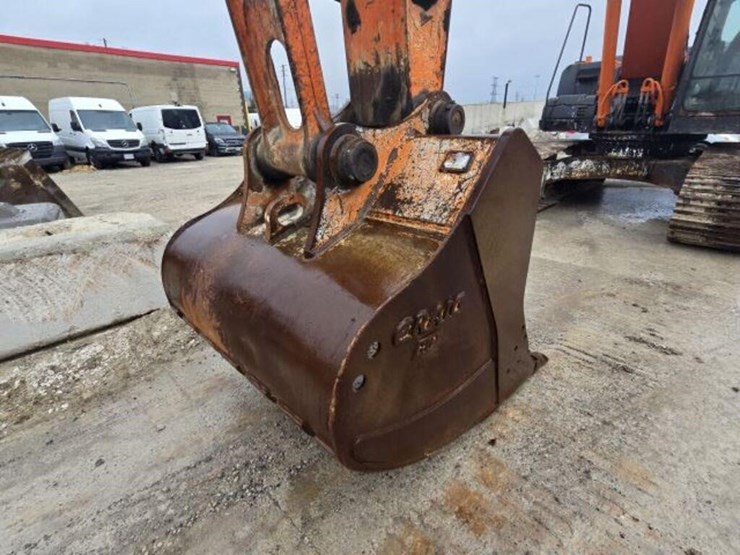 2012-hitachi-zx350-lc-image-13