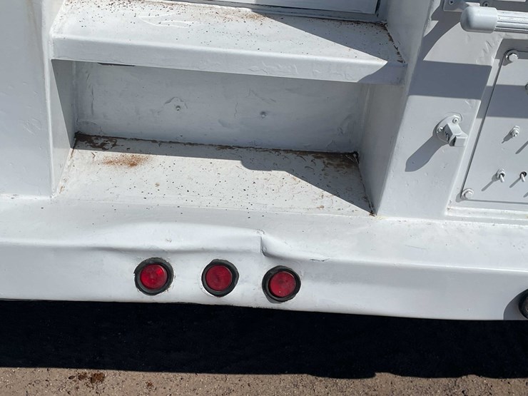 2004-peterbilt-330-image-115