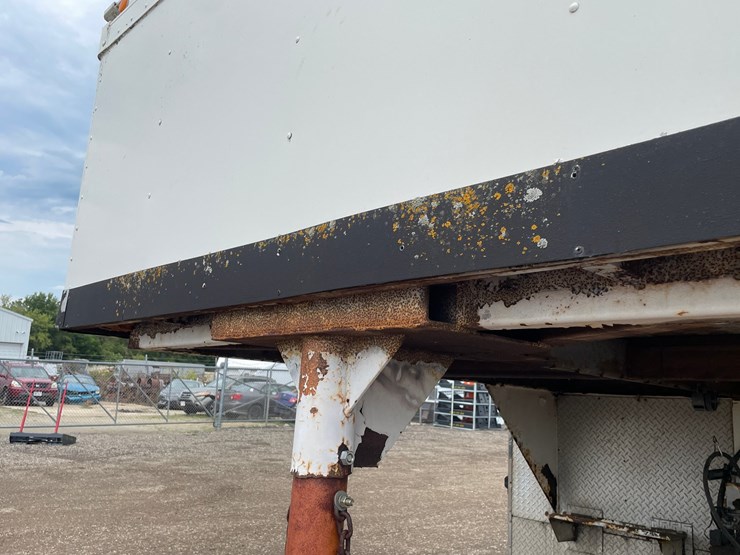 #2840-•-1987-roadmaster-5th-wheel-enclosed-trailer-(has-wi-title)-image-36