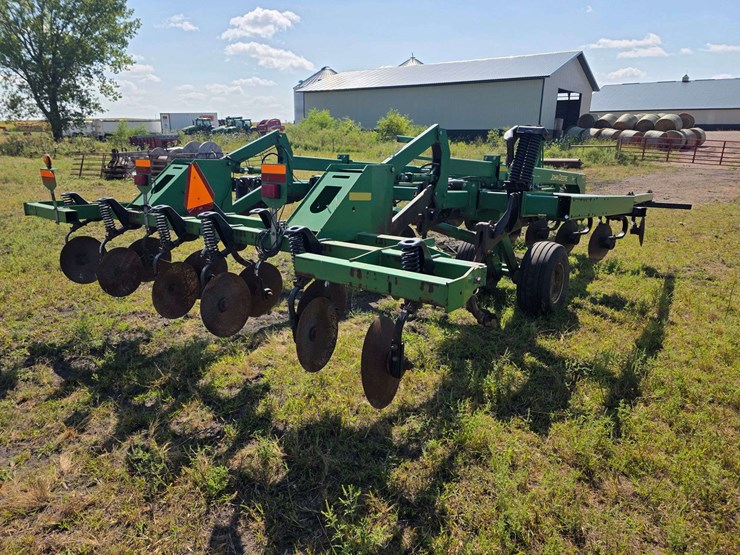john-deere-2700-image-23
