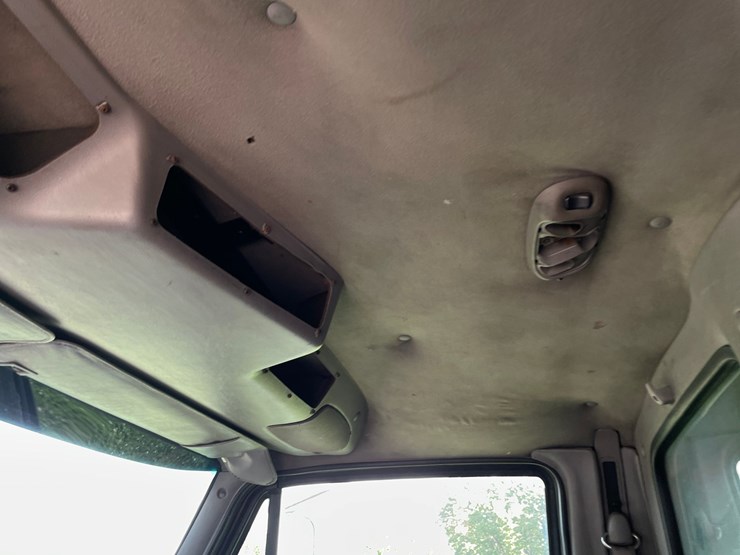 #204-•-1997-ford-4202l-garbage-truck-(has-mn-title)(clarks-grove,-mn)-image-47