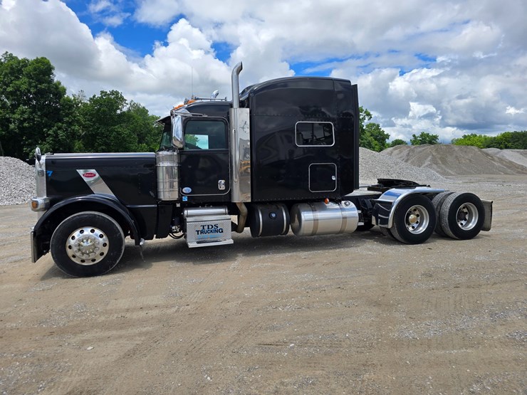 2014-peterbilt-389-image-6