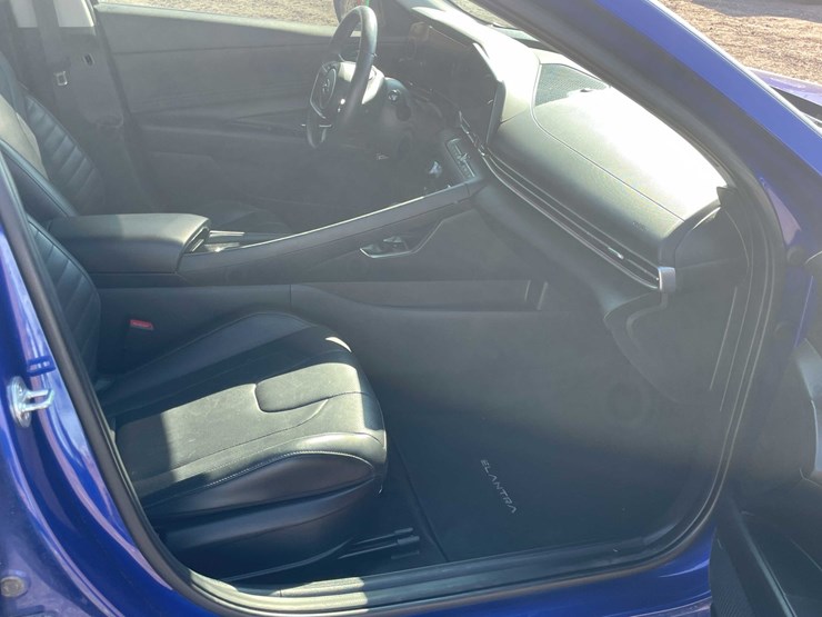 #1859-•-2023-hyundai-elantra-(has-nm-title)-image-72