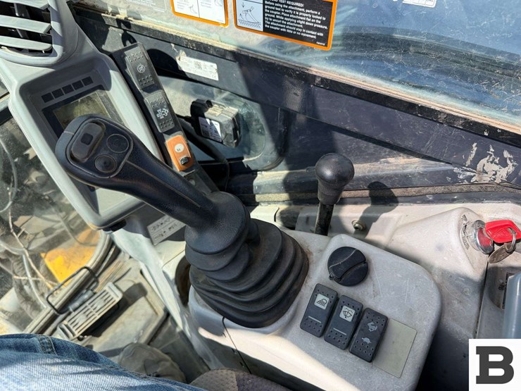 2016-deere-60g-image-60