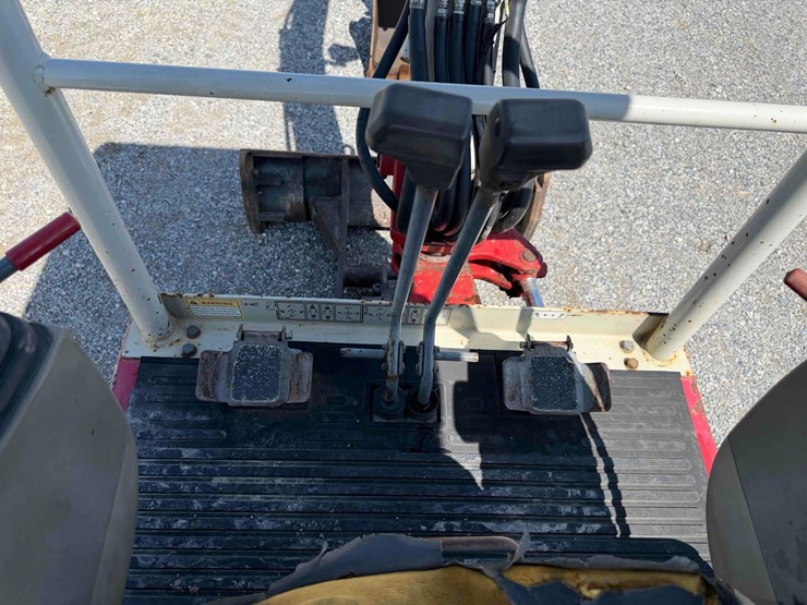 2016-takeuchi-tb016-image-27