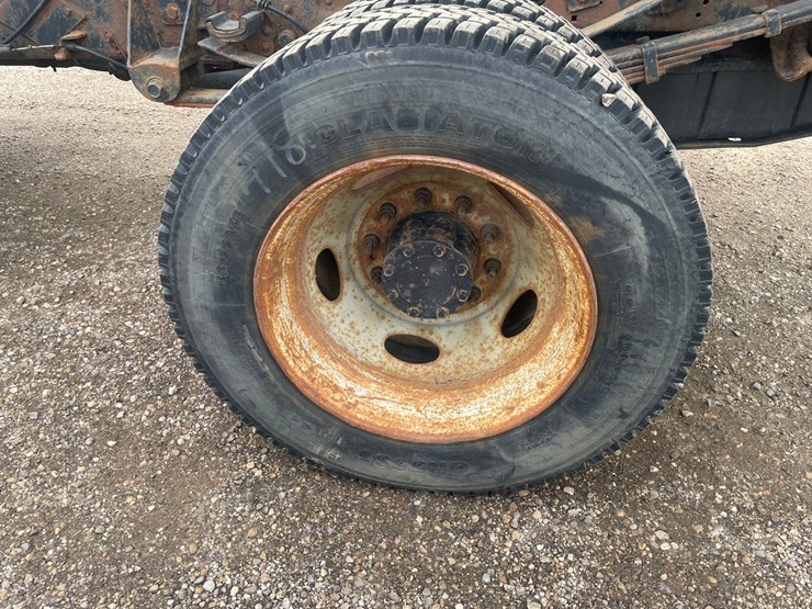 2005-ford-f550-xl-image-31