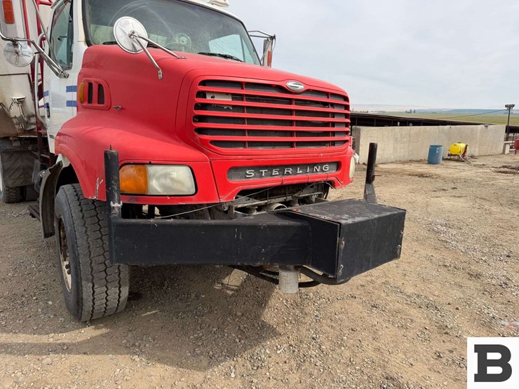 2002-sterling-l9500-image-8