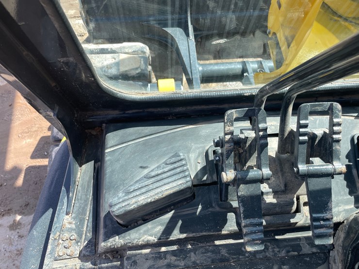 #105-•-2024-komatsu-55mr-5-excavator-(kaukauna,-wi)-image-50