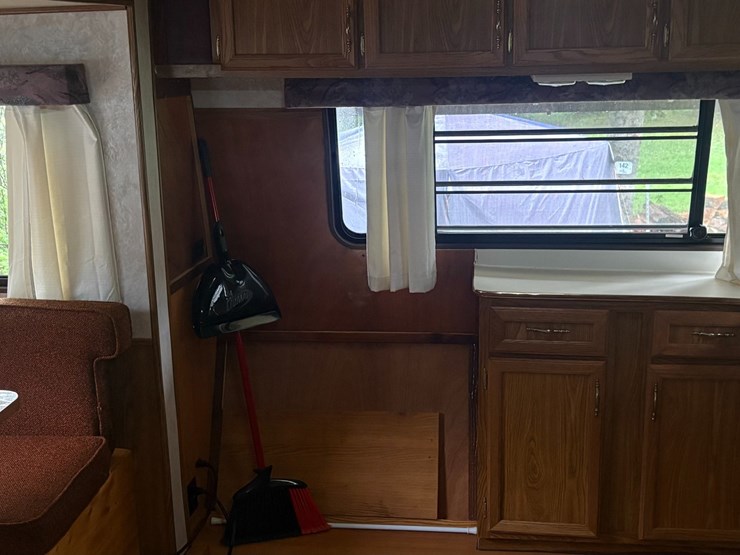 #5944-•-1996-dutchmen-camper-(shawano,-wi)-(has-wi-title)-image-39