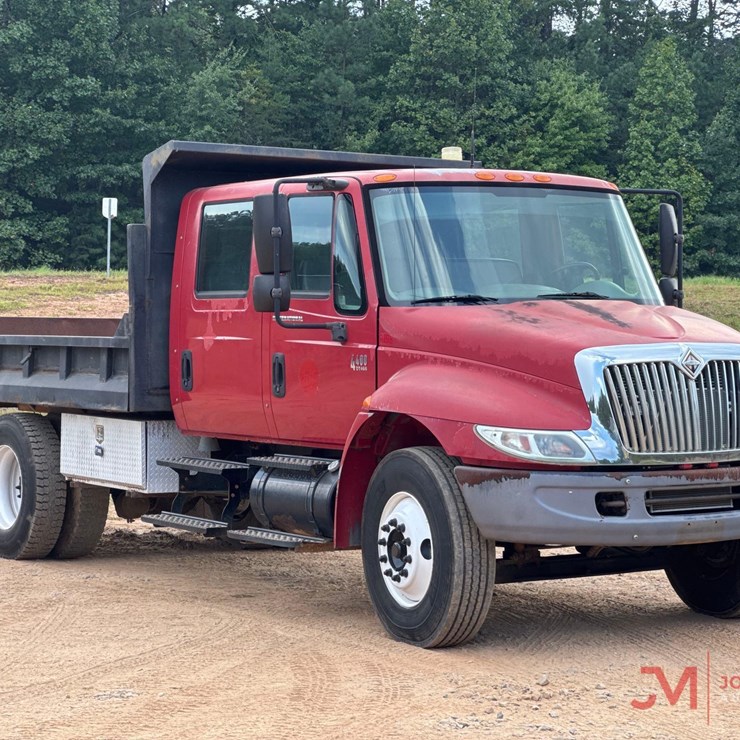 2004 INTERNATIONAL DT466