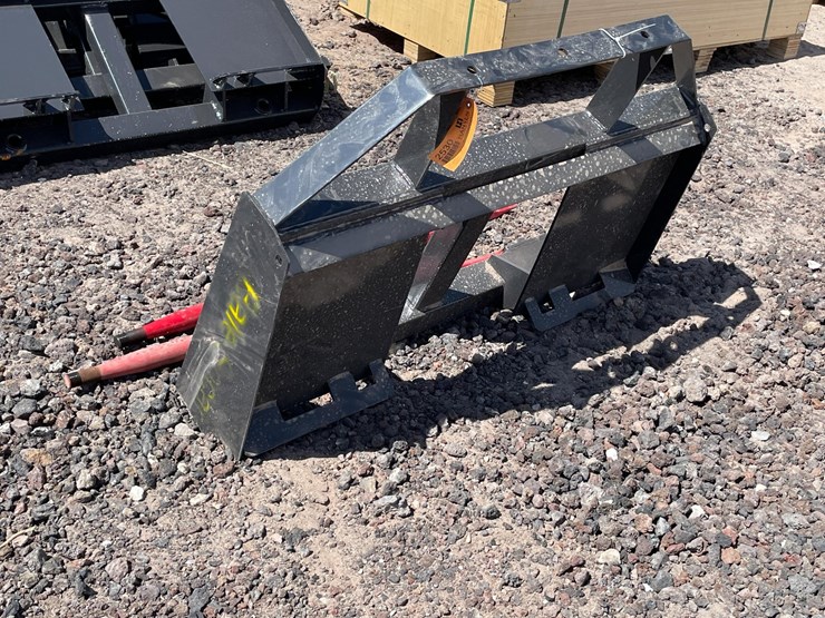 #2427-•-unused-2026-landhonor-skid-steer-bale-spear-image-5