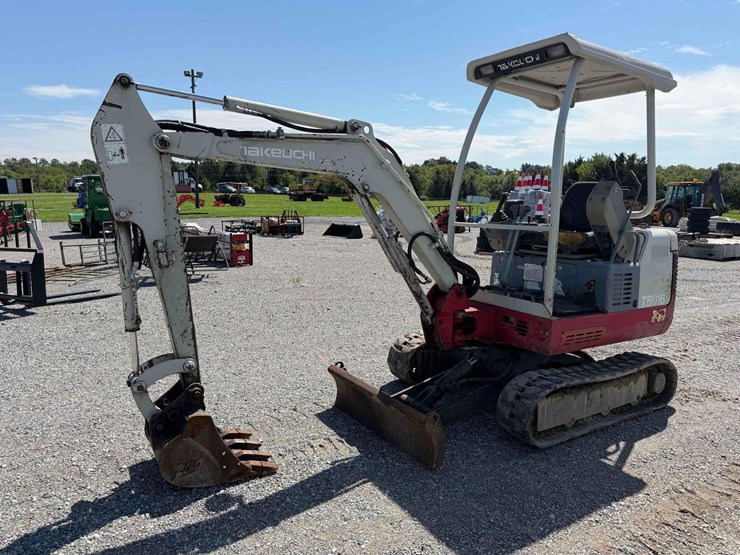 2016-takeuchi-tb016-image-3