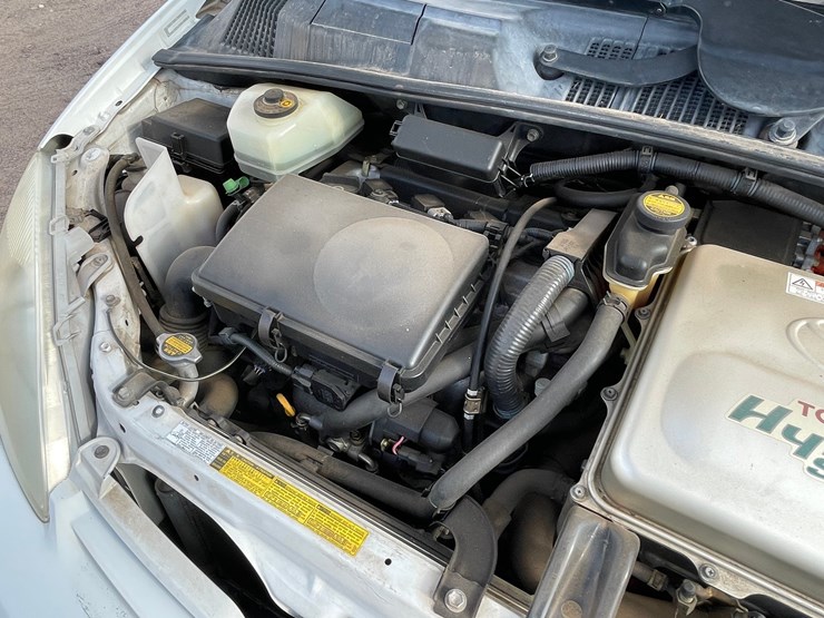 #1853-•-2002-toyota-prius-(title-in-delay)-image-54