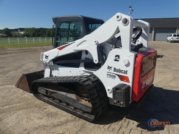 2022-bobcat-t740-image-3
