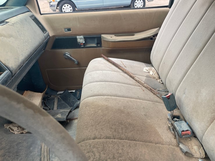 #1875-•-1992-chevy-1/2-ton-pickup-truck-(has-nm-title)-(offsite-at-nmsu)-image-38