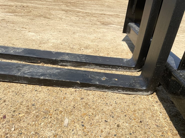 #2227-•-kivel-3,500-lbs.-48"-pallet-forks-image-10