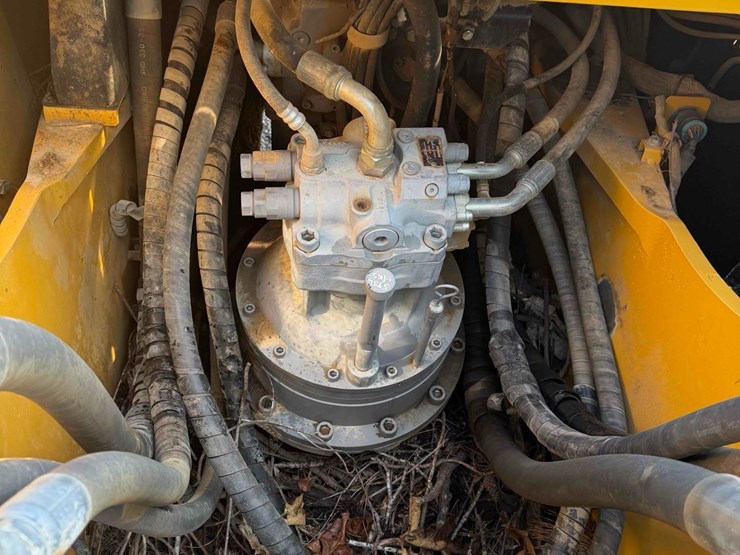 2019-deere-350g-lc-image-16