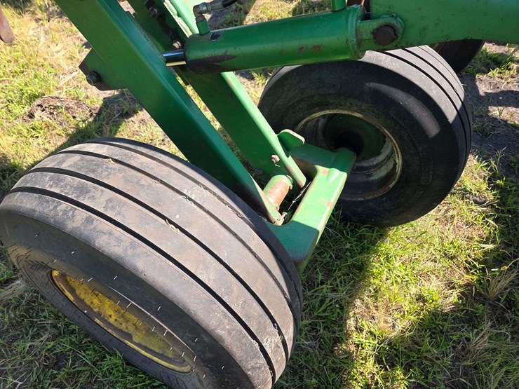 john-deere-2700-image-15