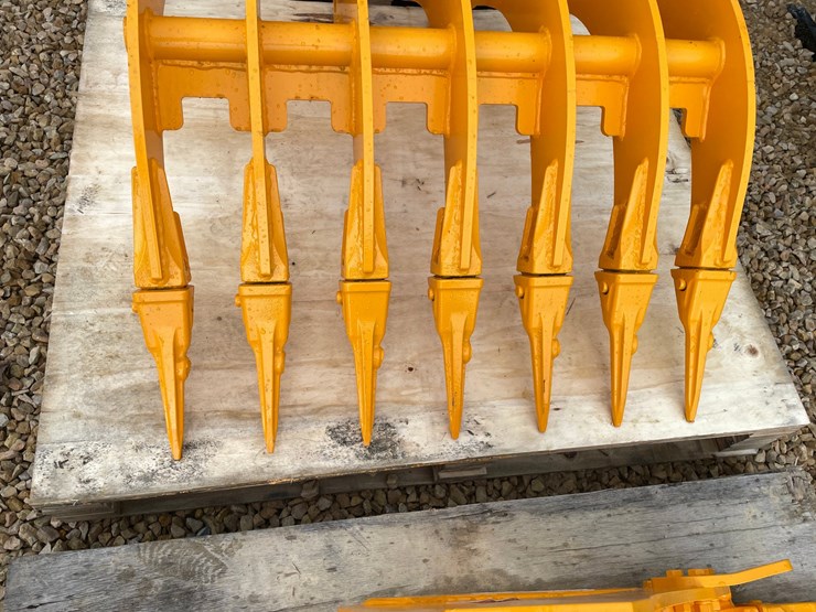 caterpillar-305-image-4