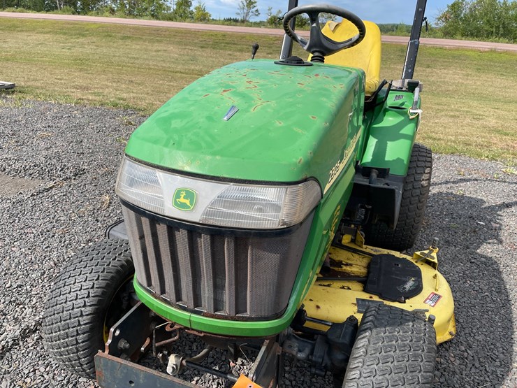 2010-john-deere-2305-image-10