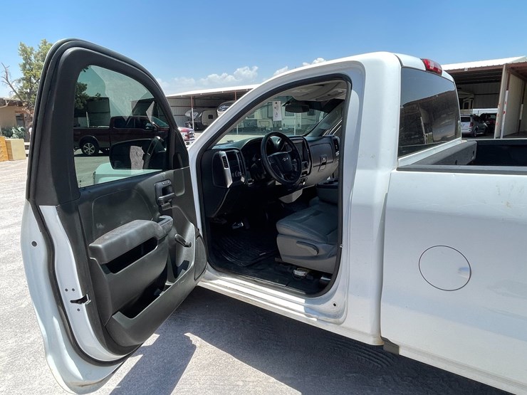 #1864-•-2018-chevy-work-truck-(has-nm-title)-image-49