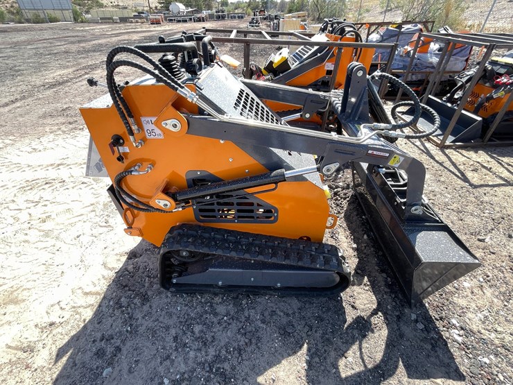 #2065-•-unused-2026-landhonor-mini-skid-steer-loader-image-19