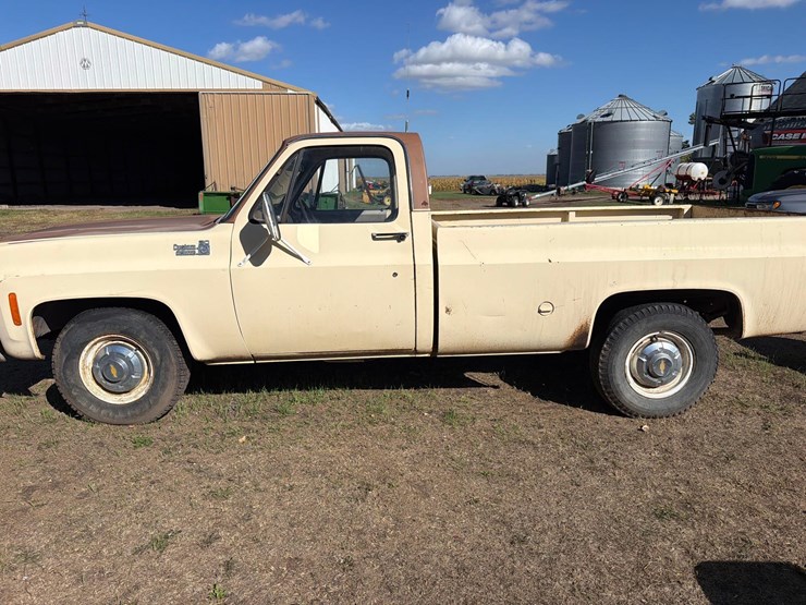 1975-chevrolet-350-custom-deluxe-20-pickup-image-2