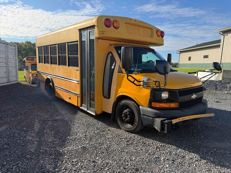2009-chevrolet-20-passenger-school-bus-image-7