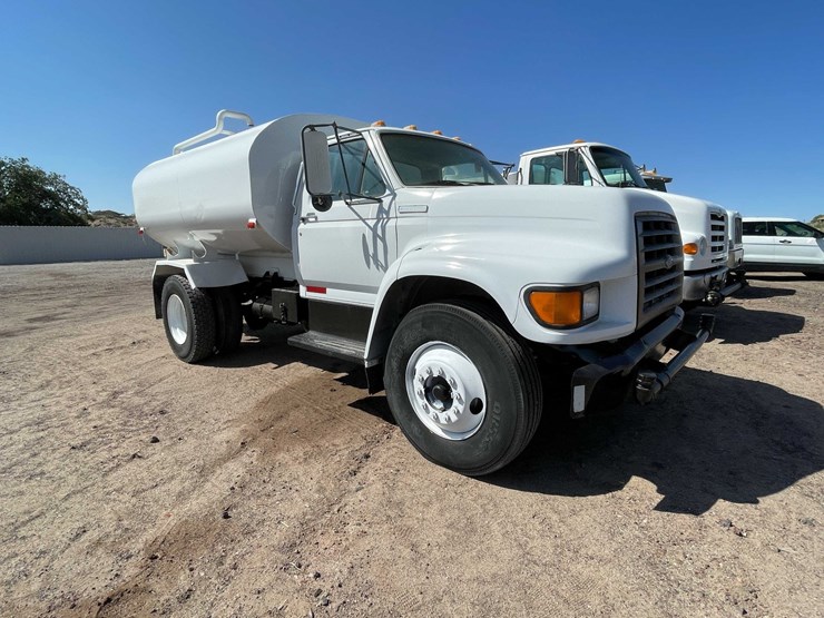 1997-ford-f800-image-4