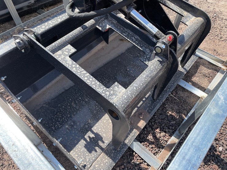 #2410-•-unused-2026-landhonor-mini-skid-steer-grapple-bucket-image-4