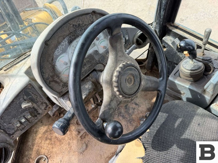 2005-caterpillar-930g-image-44
