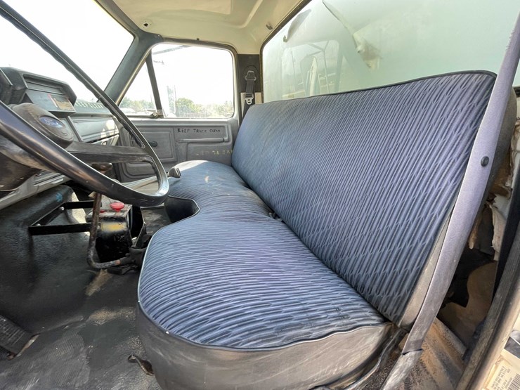 1997-ford-f800-image-29
