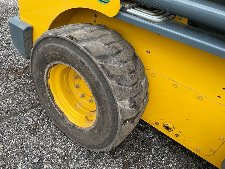 2018-gehl-r260-image-15