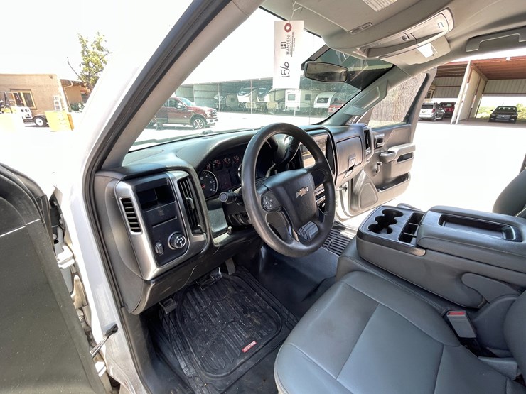 #1864-•-2018-chevy-work-truck-(has-nm-title)-image-56