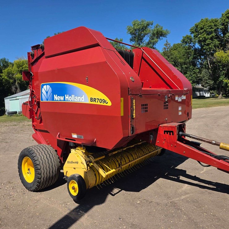 2009 NEW HOLLAND BR7090