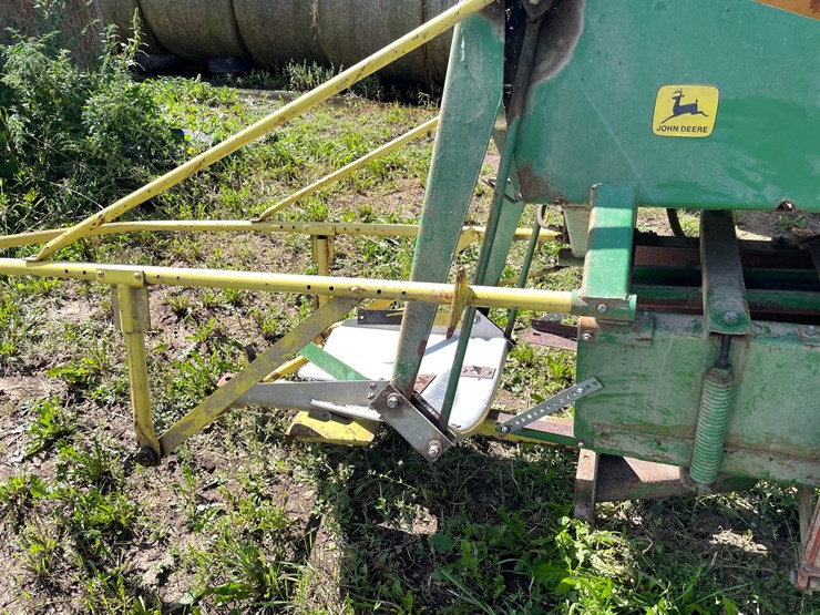 john-deere-336-image-10