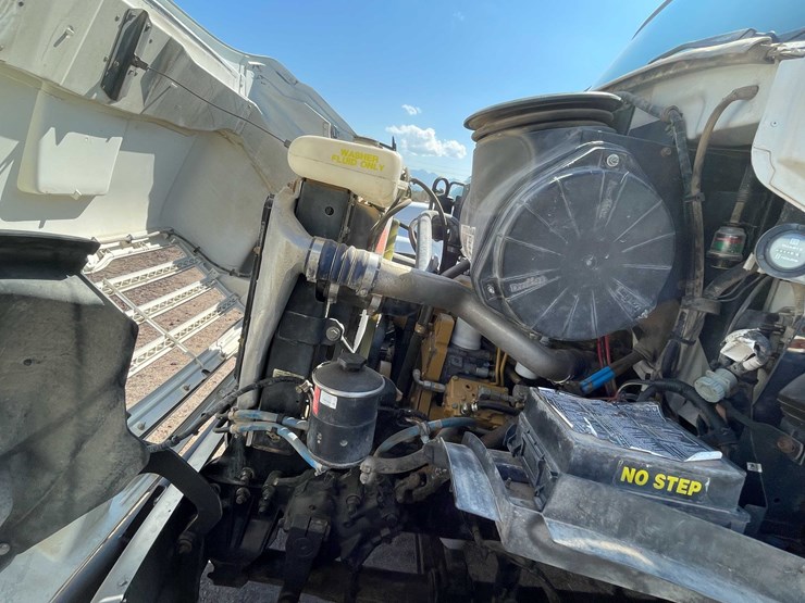#1851-•-2000-sterling-7500-water-tank-truck-(has-nm-title)-image-52