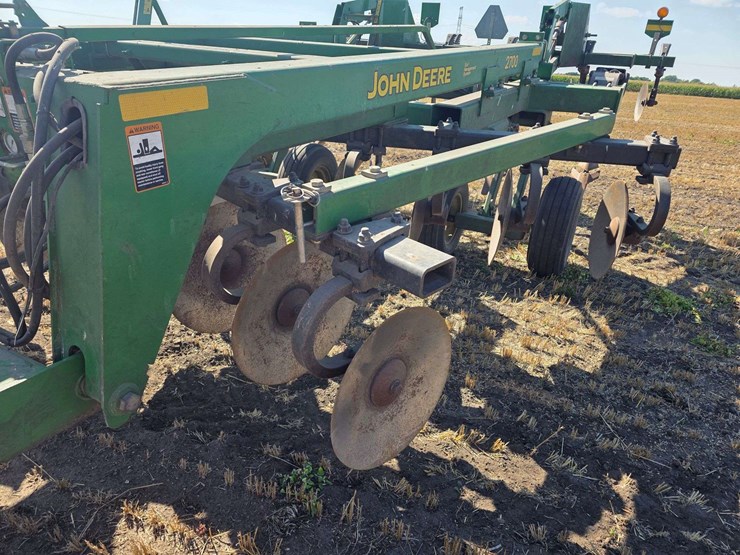 john-deere-2700-image-10