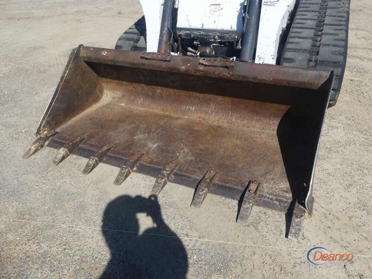 2022-bobcat-t740-image-6