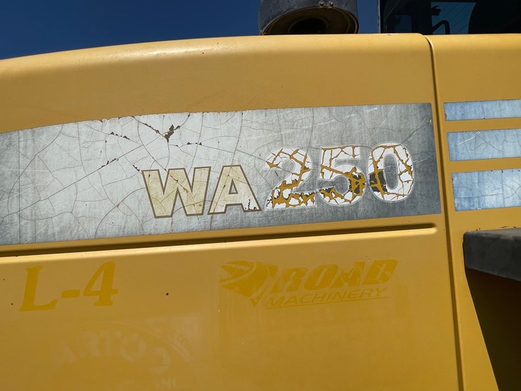 2006-komatsu-wa250-image-37